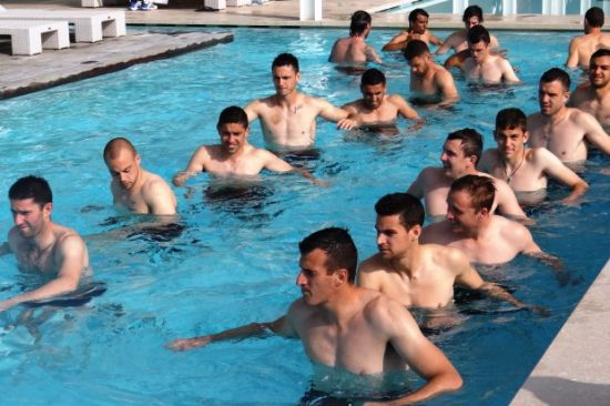Sydney FC undergo twin recovery sessions in Jesolo