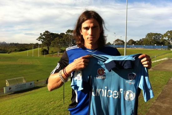 Sydney FC sign Adam Griffiths