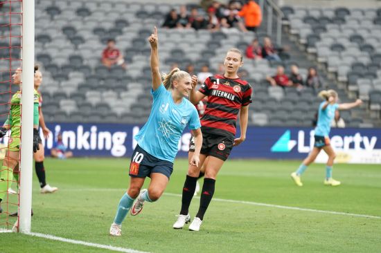 Siemsen & co. eager to show ‘Sydney Is Sky Blue’